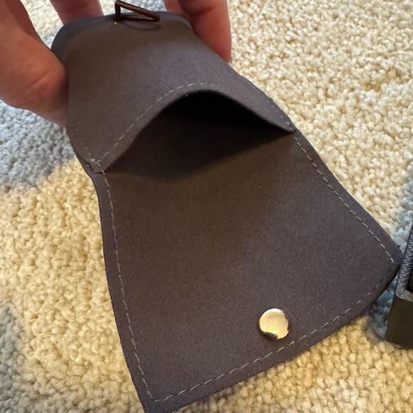 John Hardy Box / Pouch / Cleaning Cloth / Booklet - Picture 3 of 7